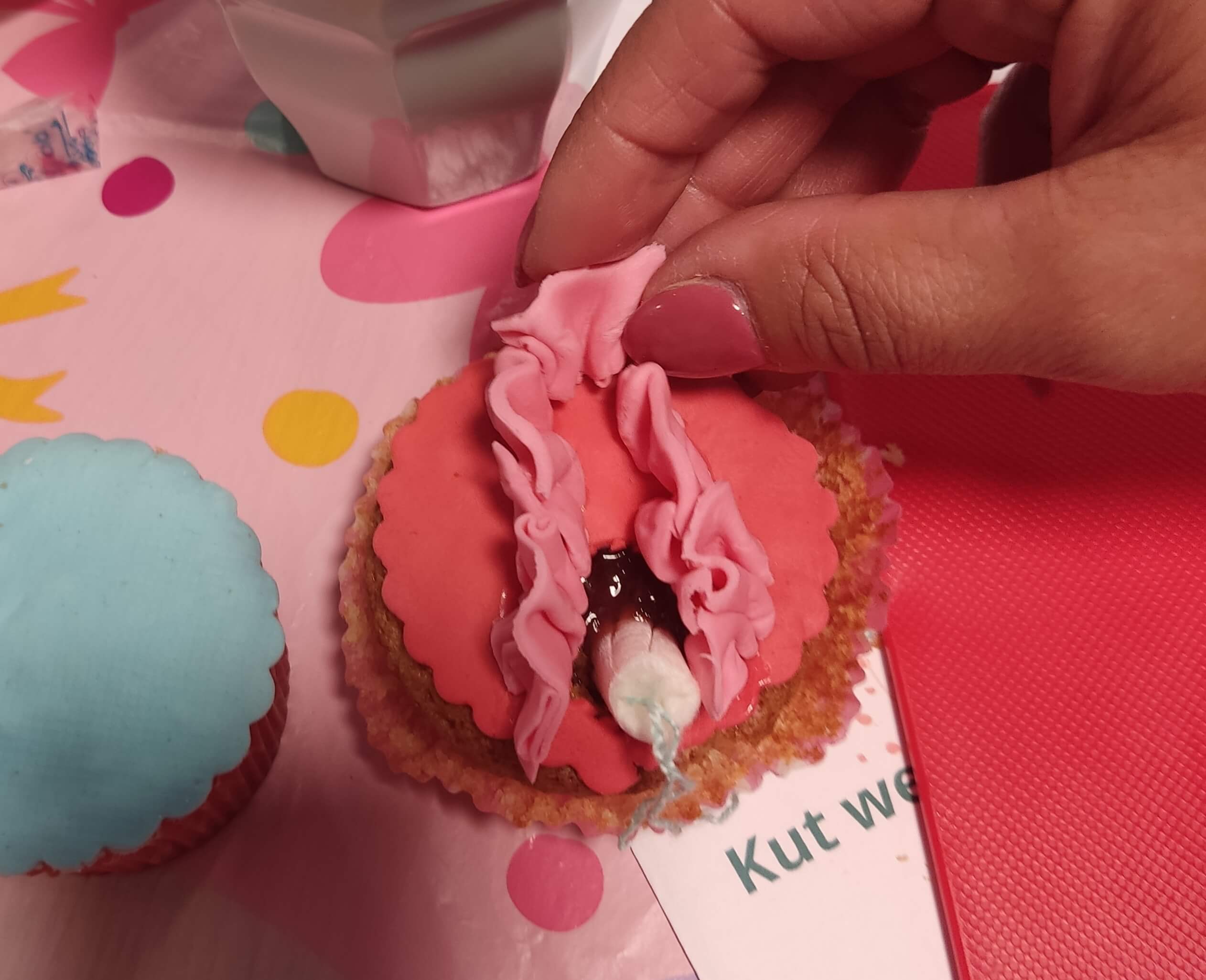 Workshop Kutje Kleien met vulvacakes en eetbare decoraties